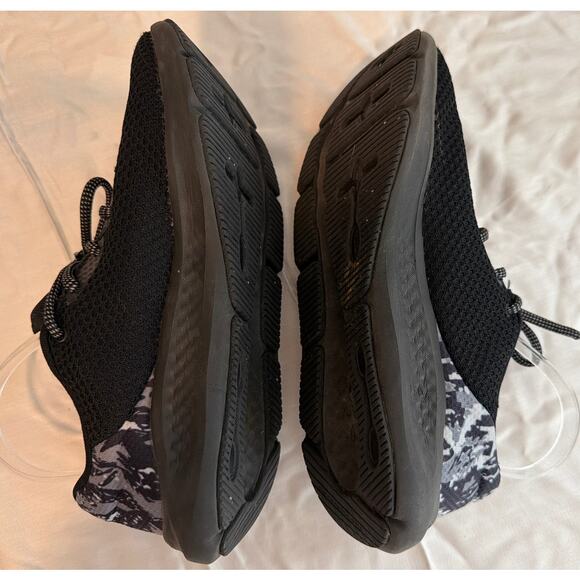 Women's Under Armour Charged Pursuit 3 Freedom Shoes #3026540-001 Size 9 - Picture 6 of 8